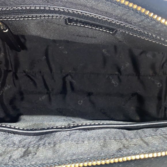 Calvin Klein black white chevron handbag NWT - Picture 6 of 11